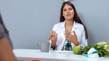 DEIXAR DE FUMAR FAZ COM QUE O PESO AUMENTE?