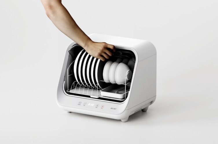 Este dispositivo de saneamento doméstico desinfeta seus pratos usando raios ultravioleta