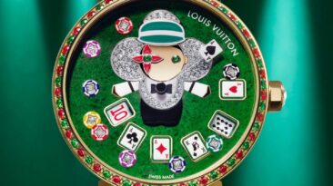 Drama, delicadeza e detalhes!  A coleção Louis Vuitton Tambour Slim Vivienne Jumping Hours é um sucesso de bilheteria que conta o tempo