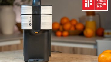 Este espremedor oferece suco de laranja espremido na hora em menos tempo do que leva para preparar o café