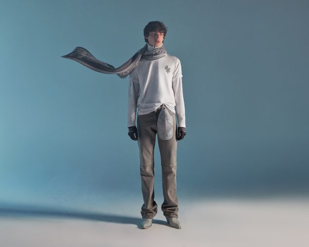 A Vespa veste-se de serpente A Vespa veste-se de serpente